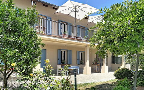 La Casetta di Palmira: Shrub, Residential Area, Shade, Porch, Estate, Outdoor Furniture, Balcony, Garden, Yard, Chair