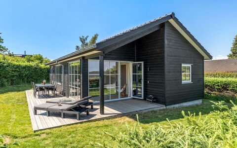 Väinö - 300M from the Sea: Cottage, Porch, Siding, Garden Buildings, Plank