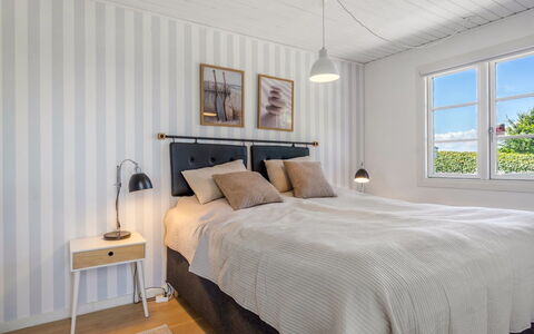 Leea - 100M from the Sea: Bedroom, Bed, Bedding, Wood, Interior Design, Bed Sheet, Floor, Flooring, Linens, Furniture