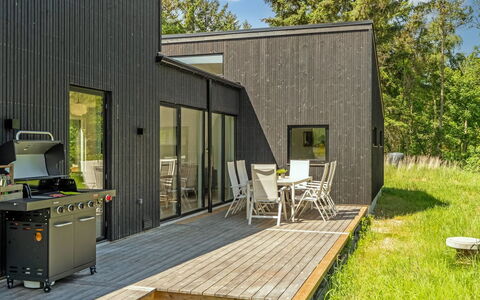Adrian - 500M from the Sea: Siding, Cottage, Garden, Plank, Garden Buildings, Hardwood, Backyard, Estate, Yard, Lawn