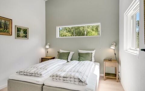 Adrian - 500M from the Sea: Interior Design, Bed, Bedroom, Flooring, Floor, Furniture, Wood, Bedding, Bed Sheet, Ceiling