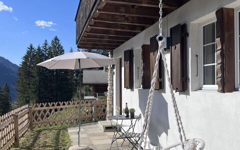 Chez Teddy Ug: Composite Material, Balcony, Plank, Porch