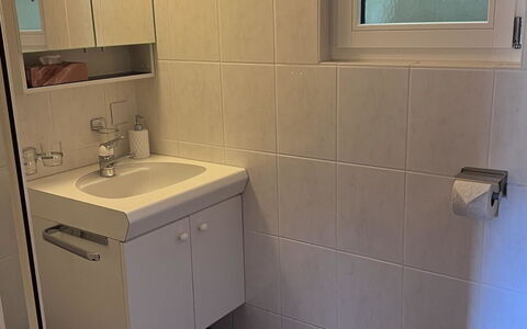 Chez Teddy Ug: Bathroom Sink, Plumbing Fixture, Bathroom, Sink, Flooring, Floor, Toilet Seat, Toilet, Interior Design, Tap