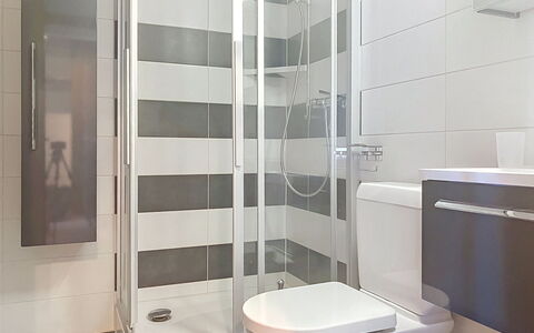 Résidence Croix de Coeur: Bathroom, Plumbing Fixture, Flooring, Interior Design, Floor, Toilet, Toilet Seat, Plumbing, Bathroom Cabinet, Mirror