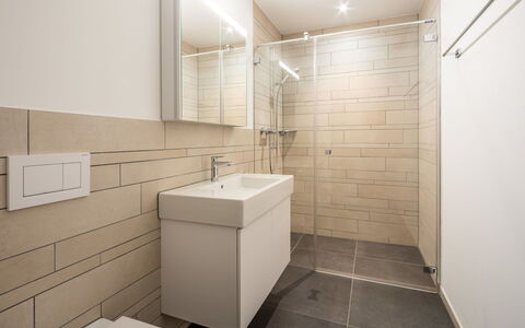 Vallada 11-06: Flooring, Wall, Bathroom, Floor, Plumbing Fixture, Interior Design, Toilet, Plumbing, Toilet Seat, Tile