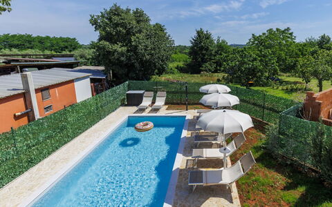 Di Gigi: Swimming Pool, Residential Area, Thermae, Resort, Composite Material, Leisure, Estate, Artificial Turf, Hacienda, Villa
