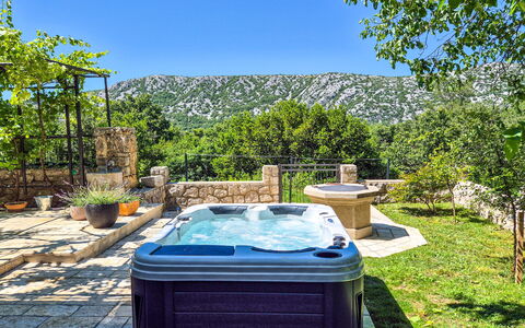 Katarina: Swimming Pool, Residential Area, Thermae, Resort, Composite Material, Leisure, Estate, Artificial Turf, Hacienda, Villa