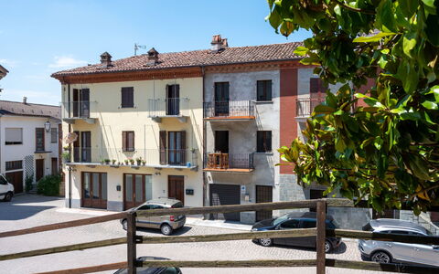 Velina: Swimming Pool, Residential Area, Thermae, Resort, Composite Material, Leisure, Estate, Artificial Turf, Hacienda, Villa