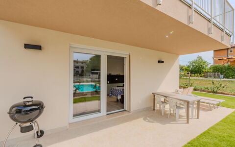 Annamaria: Floor, Shade, Balcony, Garden, Estate, Wood Stain, Yard, Landscaping, Lawn, Porch