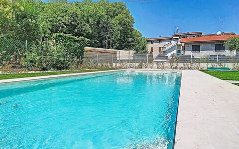 Residence Borgo Marinoni - Due: Swimming Pool, Residential Area, Thermae, Resort, Composite Material, Leisure, Estate, Artificial Turf, Hacienda, Villa
