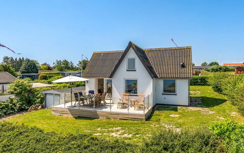 Alkmund - 100M from the Sea: Building, Grass, House, Home, Roof, Residential Area, Cottage, Architecture, Cloud, Land Lot