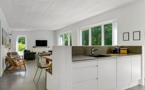 Øthi - 200M to the Fjord: Flooring, Ceiling, Wood, Floor, Interior Design, Furniture, Kitchen, Room, Wood Flooring, Countertop