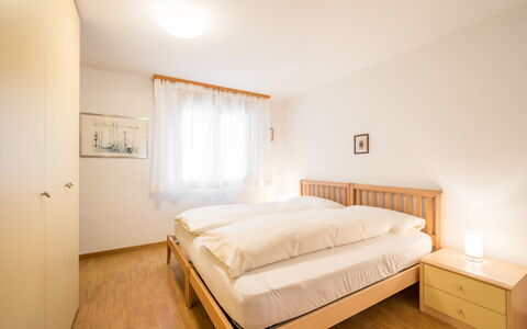 Val Mulin 8.2: Bed, Bedroom, Interior Design, Furniture, Wood, Bed Sheet, Bedding, Room, Floor, Ceiling