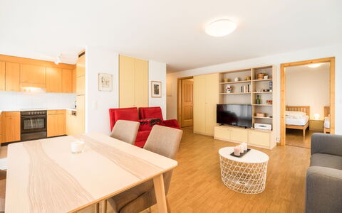 Val Mulin 8.2: Interior Design, Furniture, Flooring, Floor, Wood, Ceiling, Wood Flooring, Room, Living Room, Couch