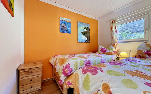 Wiek 200: Bedroom, Yellow, Home, Bed Sheet, Interior Design, Bed, Bedding, Cottage, Bed Frame, Ceiling