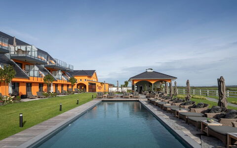 Rambin 100: Shade, Estate, Resort, Eco Hotel, Villa, Resort Town, Hotel, Swimming Pool