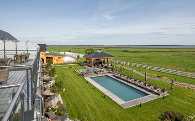 Rambin 100: Swimming Pool, Villa, Resort, Eco Hotel, Outdoor Furniture, Resort Town