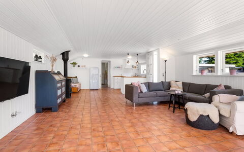 Lagho - 400M from the Sea: Wood, Flooring, Floor, Ceiling, Wood Flooring, Hardwood, Couch, Wood Stain, Living Room