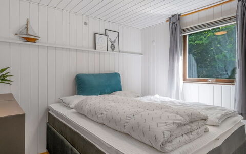 Gustava - 10Km from the Sea: Interior Design, Bedroom, Flooring, Bed, Wood, Floor, Bed Sheet, Ceiling, Bedding, Room