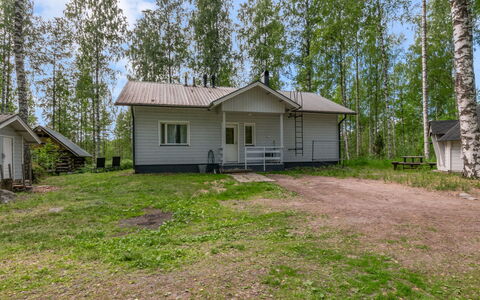 Lääsänäyräs: Furniture, Outdoor Furniture, Chair, Shade, Outdoor Table, Houseplant, Patio, Yard, Design, Balcony