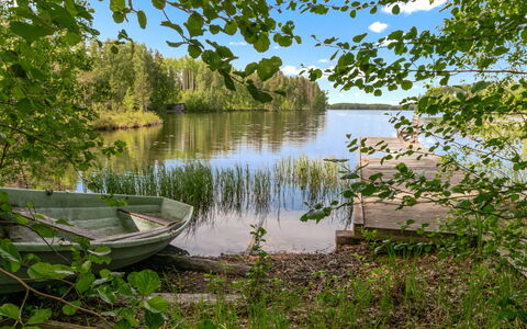 Lääsänäyräs: Furniture, Outdoor Furniture, Chair, Shade, Outdoor Table, Houseplant, Patio, Yard, Design, Balcony
