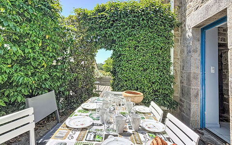 Keryargon: Furniture, Outdoor Furniture, Chair, Shade, Outdoor Table, Houseplant, Patio, Yard, Design, Balcony