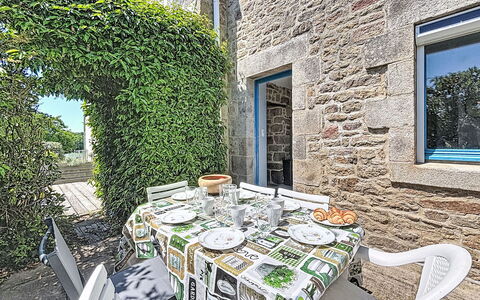 Keryargon: Furniture, Outdoor Furniture, Chair, Shade, Outdoor Table, Houseplant, Patio, Yard, Design, Balcony
