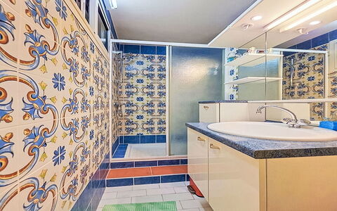 L'Acropole: Flooring, Plumbing Fixture, Bathroom, Floor, Interior Design, Tile, Plumbing, Mosaic, Tap, Ceiling