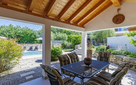 Pišurinka: Furniture, Outdoor Furniture, Chair, Shade, Outdoor Table, Houseplant, Patio, Yard, Design, Balcony