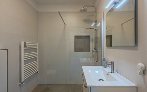 Via Monte Brione: Flooring, Interior Design, Wall, Floor, Bathroom, Plumbing Fixture, Ceiling, Lighting, Plumbing, Bathroom Sink