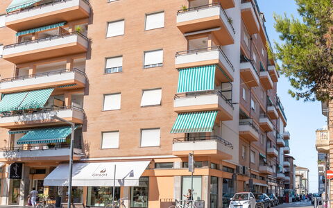 Corso 109: Building, Window, Apartment, Urban Area, City, Town, Facade, Neighbourhood, Residential Area, Condominium