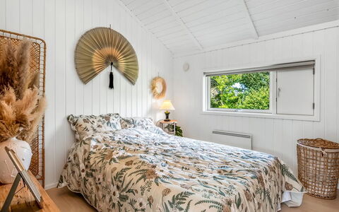 Kristanna - 1.2Km from the Sea: Bedroom, Wood, Interior Design, Bed, Bed Sheet, Bedding, Ceiling, Furniture, Linens, Flooring