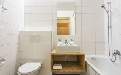 Accommodation:&nbsp;T-Resort 9000.7