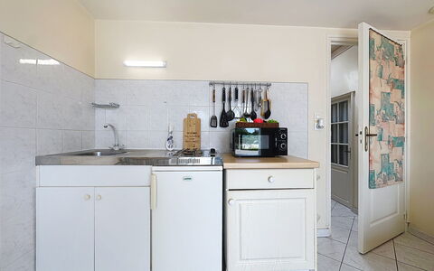 L'Ange Oliver: Kitchen, Kitchen Appliance, Countertop, Major Appliance, Cabinetry, Kitchen Sink, Interior Design, Home Appliance, Flooring, Sink