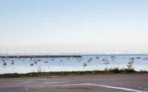 L'Ange Oliver: Horizon, Sea, Boat, Coastal And Oceanic Landforms, Watercraft, Coast, Ocean, Shore, Beach, Boats And Boating--Equipment And Supplies