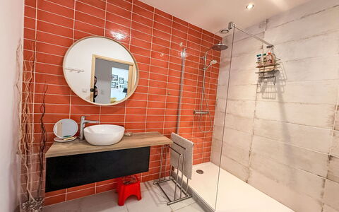 Sombreuil: Wall, Flooring, Plumbing Fixture, Floor, Interior Design, Bathroom, Tile, Orange, Plumbing, Tap