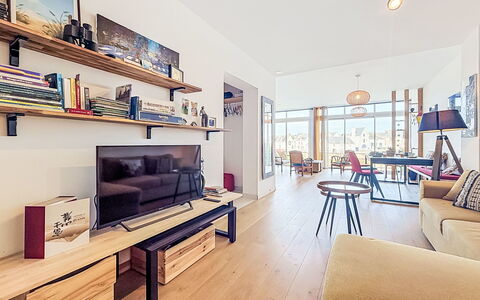 Sombreuil: Furniture, Interior Design, Flooring, Floor, Wood Flooring, Wood, Couch, Ceiling, Living Room, Room
