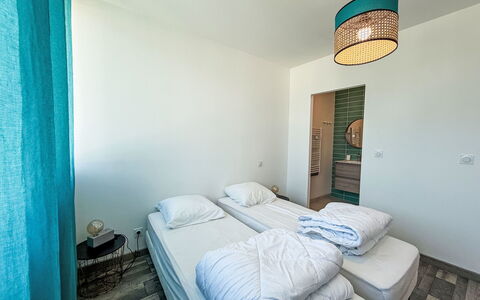 Sombreuil: Furniture, Floor, Bedroom, Flooring, Wood, Bed, Interior Design, Textile, Bed Sheet, Ceiling