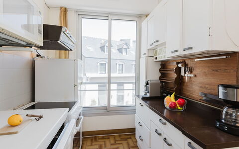 Le Clémenceau: Kitchen, Kitchen Appliance, Countertop, Cabinetry, Major Appliance, Interior Design, Flooring, Wood, Home Appliance, Furniture