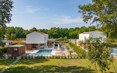 Ruma: Tree, Residential Area, Swimming Pool, House, Home, Estate, Garden, Landscaping, Eco Hotel, Resort