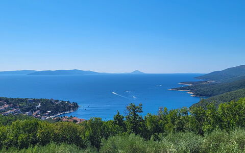 Ruma: Blue, Mountainous Landforms, Horizon, Natural Landscape, Hill, Coastal And Oceanic Landforms, Highland, Landscape, Coast, Sea