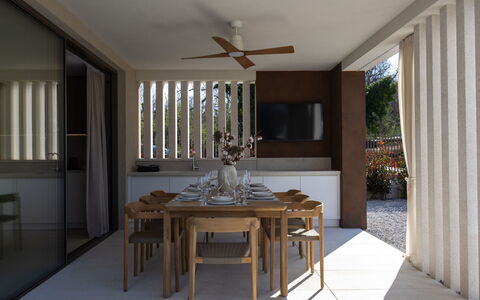 Arda: Furniture, Outdoor Furniture, Chair, Garden, Wood Stain, Lawn, Hardwood, Shade, Backyard