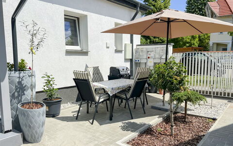 Siofok 46: Furniture, Outdoor Furniture, Chair, Garden, Wood Stain, Lawn, Hardwood, Shade, Backyard