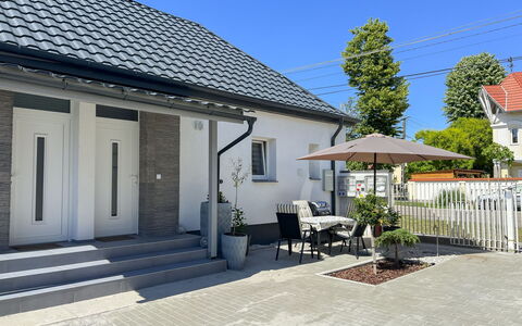 Siofok 46: Furniture, Outdoor Furniture, Chair, Garden, Wood Stain, Lawn, Hardwood, Shade, Backyard