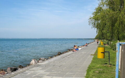 Siofok 46: Coastal And Oceanic Landforms, Coast, Sea, Bank, Shore, Recreation, Leisure, Ocean, Vacation, Fun