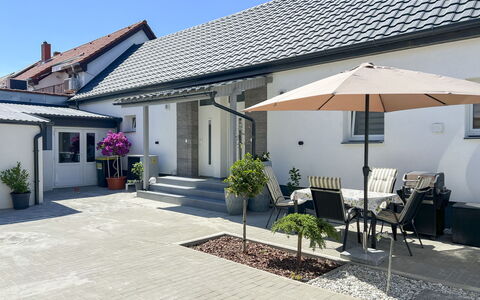Siofok 46: Furniture, Outdoor Furniture, Chair, Garden, Wood Stain, Lawn, Hardwood, Shade, Backyard