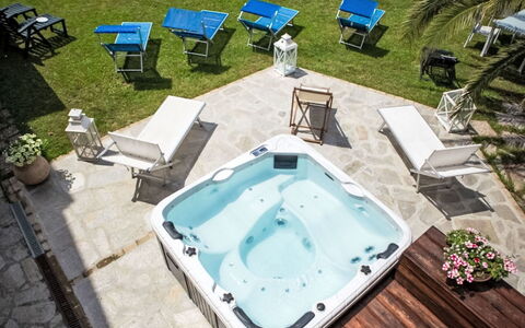 La Casa di Menny: Furniture, Outdoor Furniture, Chair, Garden, Wood Stain, Lawn, Hardwood, Shade, Backyard