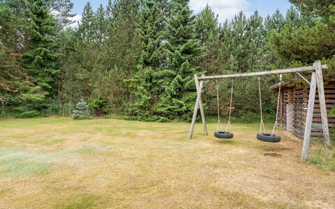 Siggi - 400M from the Sea: Tree, Land Lot, Garden, Larch, Lawn, Landscaping, Shade, Woodland, Grove, Backyard