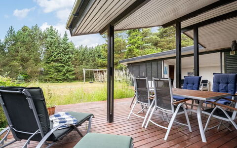 Siggi - 400M from the Sea: Estate, Shade, Driveway, Farmhouse