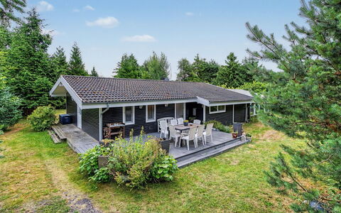Birge - 600M from the Sea: House, Home, Roof, Cottage, Farmhouse, Estate, Yard, Siding, Garden Buildings, Porch
